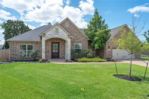 2402 Palm Ct, College Station, TX 77845