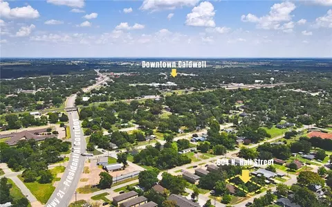 604 N Hall St, Caldwell, TX 77836