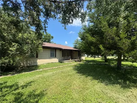 300 Elm, Cameron, TX 76520