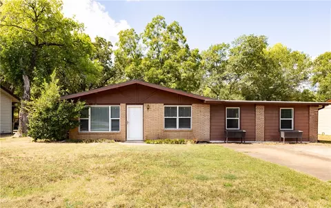 3100 Tennessee Ave, Bryan, TX 77803