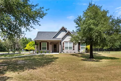 7562 River Oaks Dr, Iola, TX 77861