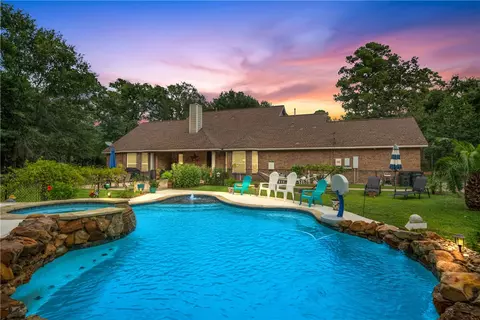 25467 Brooks Rd, Waller, TX 77484