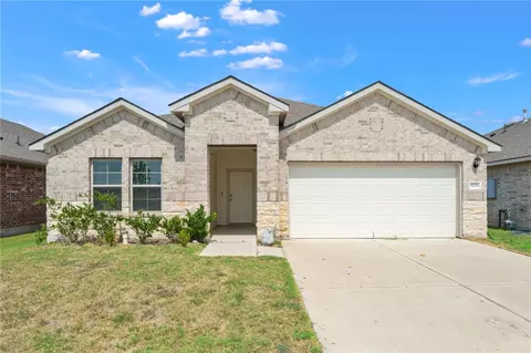 8018 Front Nine Ln, Navasota, TX 77868