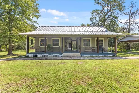 7037 Deep Well Rd, Bryan, TX 77808