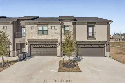 526 Momma Bear Dr, College Station, TX 77845