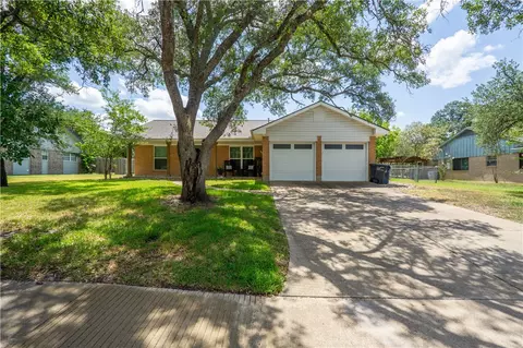 1400 Glade St, College Station, TX 77840