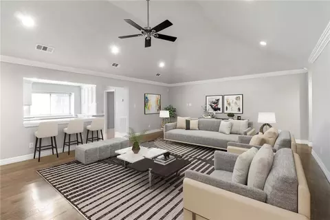 Living - 2807 Barwick Cir, Bryan, TX 77802 photo 2 of 3