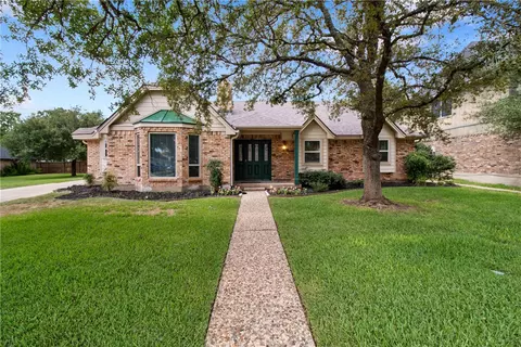 2807 Barwick Cir, Bryan, TX 77802