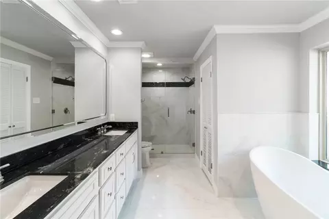 Bath - 2807 Barwick Cir, Bryan, TX 77802 photo 1 of 6
