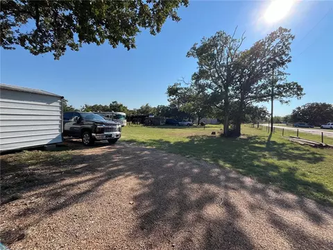 325 Apache Dr S, Somerville, TX 77879 photo 10