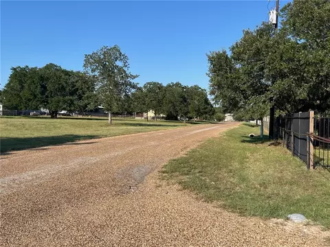 325 Apache Dr S, Somerville, TX 77879 photo 17