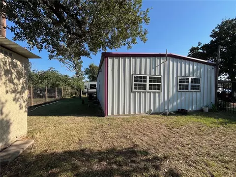 325 Apache Dr S, Somerville, TX 77879 photo 13