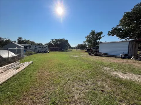 325 Apache Dr S, Somerville, TX 77879 photo 11