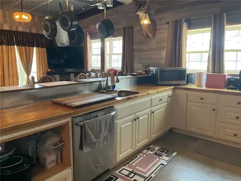 325 Apache Dr S, Somerville, TX 77879 photo 7