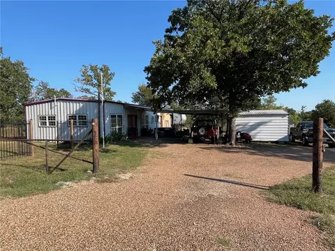 325 Apache Dr S, Somerville, TX 77879