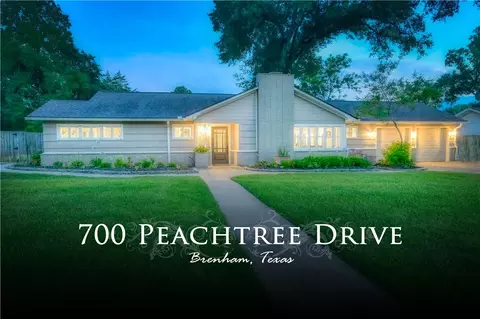 700 Peachtree Dr, Brenham, TX 77833