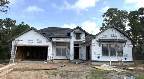 1705 Hidalgo Pass Ct, College Station, TX 77845