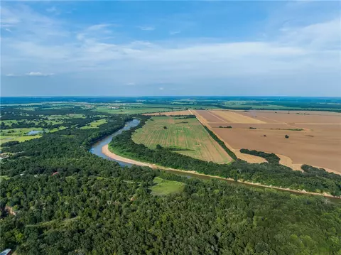 212 Ac Black Bridge Rd, Calvert, TX 77837