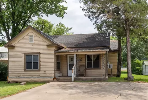 905 N Parker Ave, Bryan, TX 77803