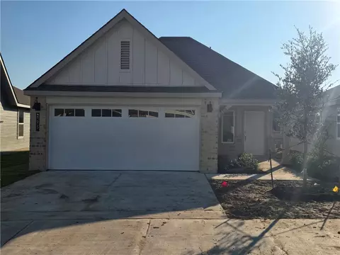 893 Kickapoo Ln, College Station, TX 77845