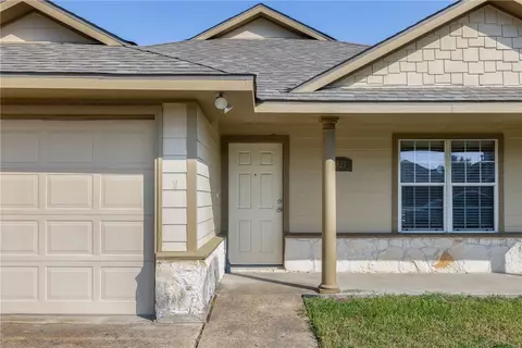 921 Crested Point Dr, College Station, TX 77845