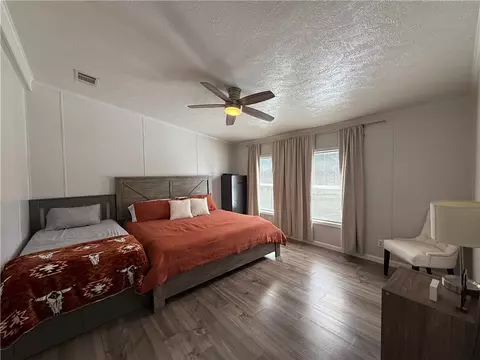 8628 Oakridge Dr, Bryan, TX 77808 photo 18