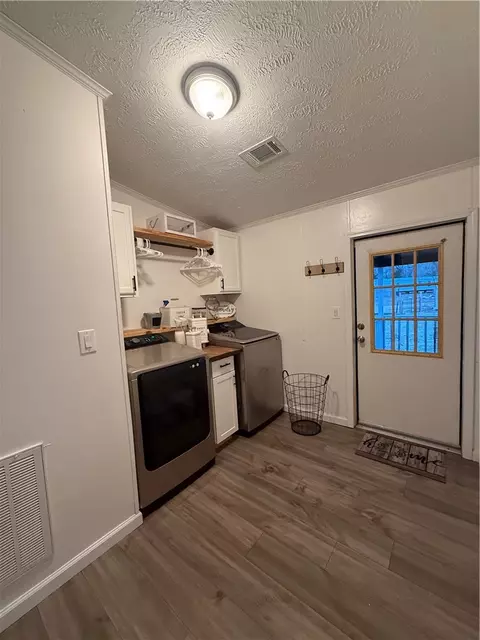 8628 Oakridge Dr, Bryan, TX 77808 photo 12