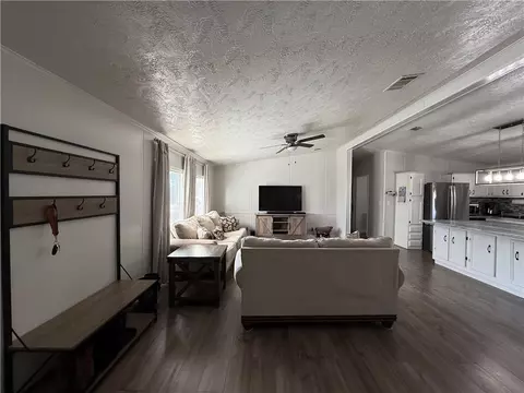 8628 Oakridge Dr, Bryan, TX 77808 photo 7