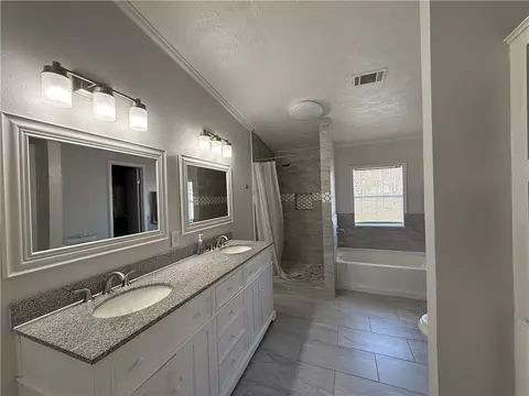 8628 Oakridge Dr, Bryan, TX 77808 photo 17