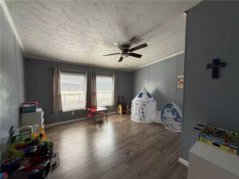 8628 Oakridge Dr, Bryan, TX 77808 photo 11