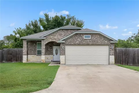 1108 Jennifer St, Madisonville, TX 77864