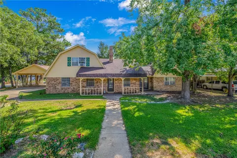 515 N Sharp, Franklin, TX 77856