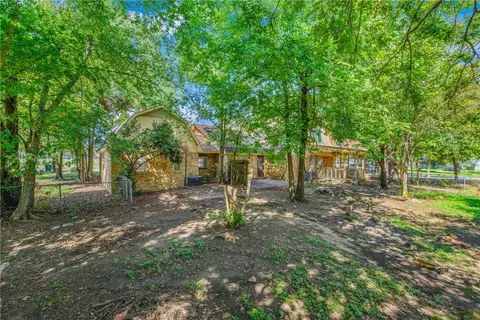 Exterior - 515 N Sharp, Franklin, TX 77856 photo 5 of 7