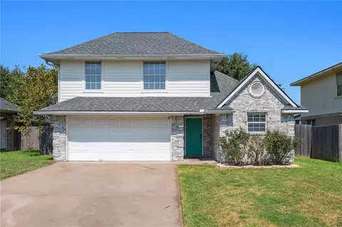 911 Gardenia St, College Station, TX 77845