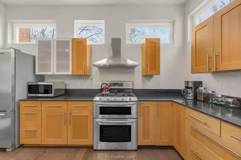 Kitchen - 505 E 24th St, Bryan, TX 77803 photo 1 of 6