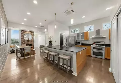 Kitchen - 505 E 24th St, Bryan, TX 77803 photo 4 of 6