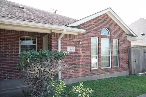 3828-3830 Oldenburg Ln, College Station, TX 77845