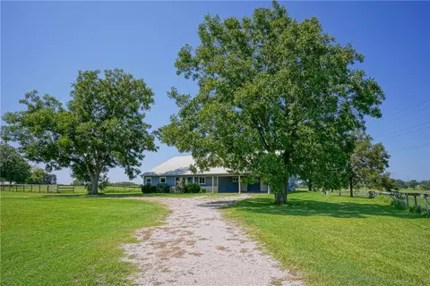 15991 Hwy 30, Richards, TX 77873