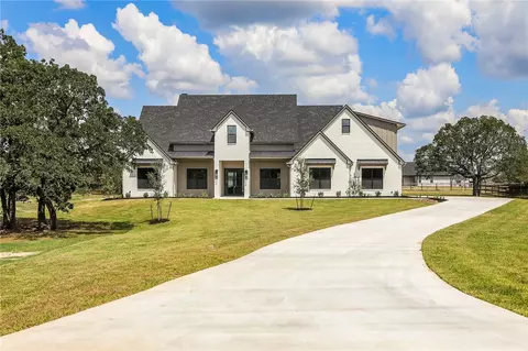 7933 Stiteler Dr, Bryan, TX 77808