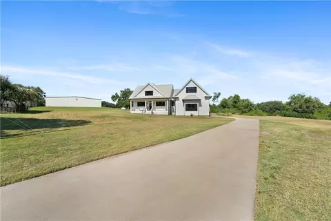 1400 Wyandotte Ln, Brenham, TX 77833