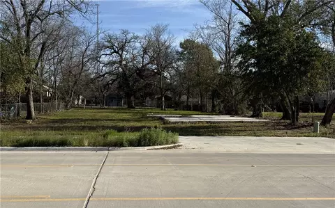 2703 S College Ave, Bryan, TX 77801 photo 7