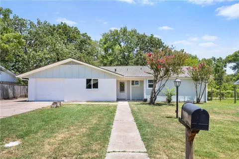 2607 Wayside Dr, Bryan, TX 77802