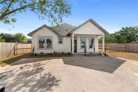 2805 Clarks Ln, Bryan, TX 77808