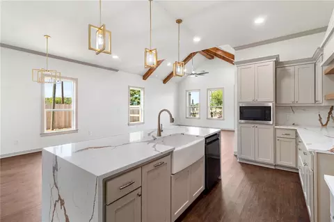 2805 Clarks Ln, Bryan, TX 77808 photo 9