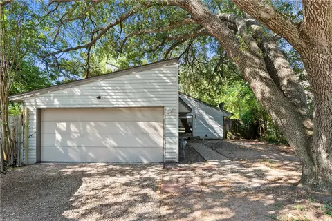 1818 Langford St, College Station, TX 77840