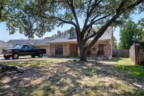 Exterior - 3920 Sierra Ct, Bryan, TX 77802 photo 6 of 6