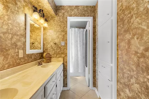 Bath - 3920 Sierra Ct, Bryan, TX 77802 photo 1 of 2