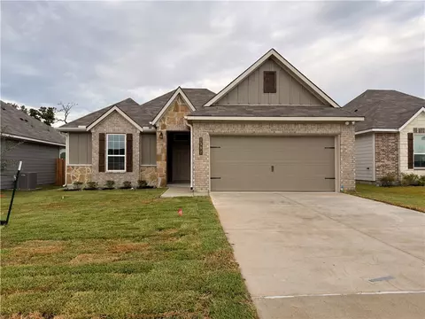 1392 Kingsgate Dr, Bryan, TX 77807