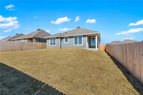 Exterior - 1394 Kingsgate Dr, Bryan, TX 77807 photo 5 of 8