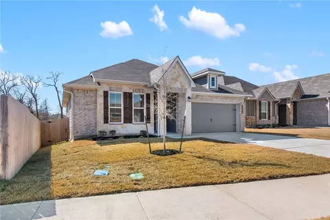 Exterior - 1394 Kingsgate Dr, Bryan, TX 77807 photo 4 of 8